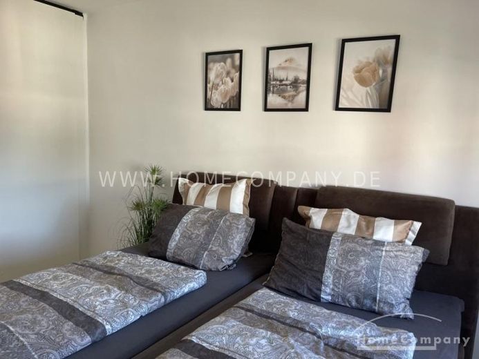Sehr schöne 3 Zi.-Whg., möbliert. Mit Balkon. – 4ef3e331b0bd4c33df947b1a5be075ca90267e3e.jpg