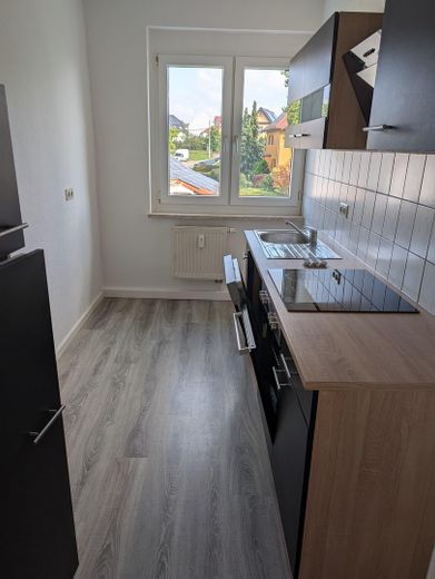 Frisch renoviert: 4 Zimmer, Balkon, EBK und Stellplatz – Küche (original)
