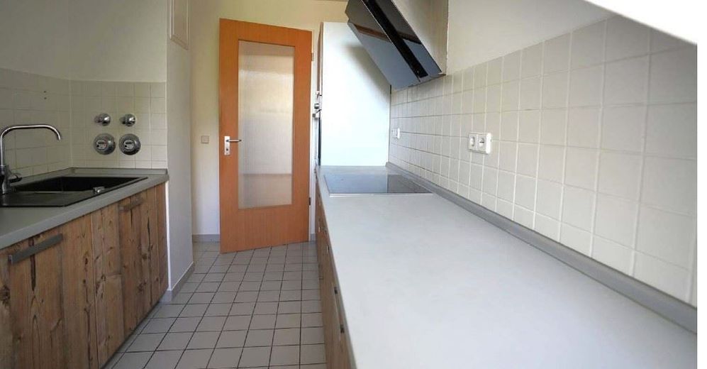 Zweitbezug! Große 3-Zimmer mit Tiefgarage, EBK, Balkon und Wanne am See! – Küche