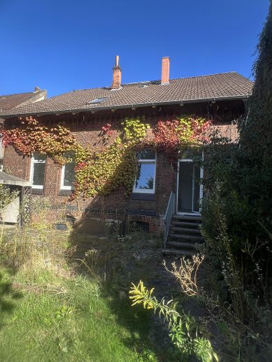 Seelze Zentrum, 2 bina, 4 bağımsız bölüm, birçok olanak – Ansicht Haus 30 Gartenseite