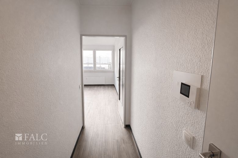 Top Lage direkt an der Weser - Penthouse-Feeling zum verlieben! – Vom Flur in das Wohnzimmer