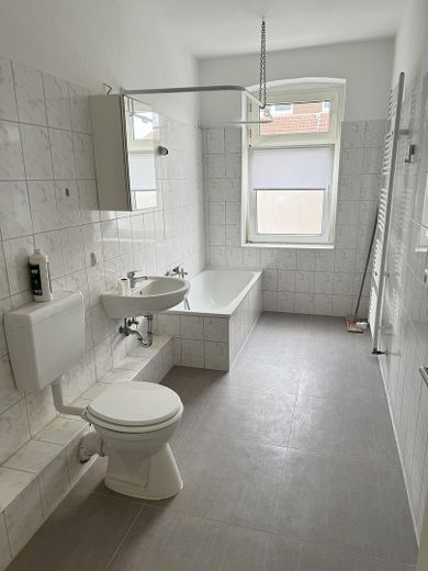 Frisch renovierte 2-Zimmer-Wohnung in Sodingen – Badezimmer