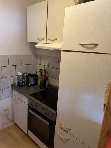 Appartamento centrale di 1 locale di circa 30 m² con balcone e possibilità di posto auto – Küche_2