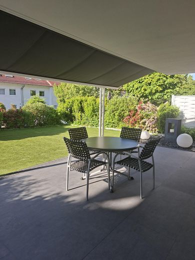 Barrierefreie, lichtdurchflutete 2,5 Zimmer Wohnung mit großem Garten – Foto 8