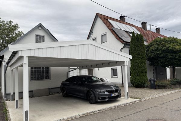 Kernsaniertes Familienhaus mit traumhaftem Wintergarten, PV, Wärmepumpe & großem Nebengebäude