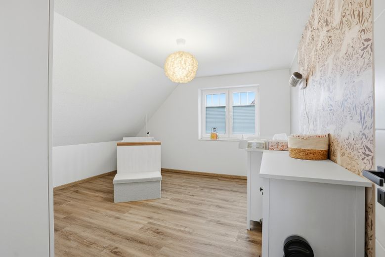 ESCLUSIVA CASA A TRE FRONTONI CON STRAORDINARIO GIARDINO – Foto 14
