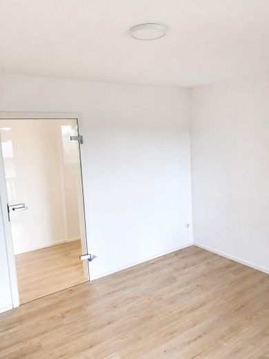 Helle und moderne 2-Zimmer-Wohnung mit Balkon in Außernzell – Foto 4