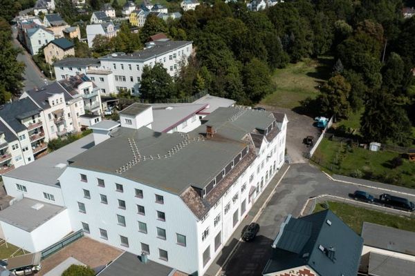 Sehr gepflegte Gewerbeimmobilie für Produktion/Lager/Büro - Gesamtgewerbefl. ca. 3.522 m² - Grst. 10.364 m²