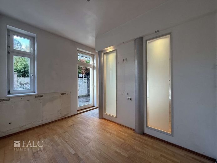 Rüttenscheider Perle: Souterrain-Wohnung. Platz, Lage und Komfort vereint – Küche