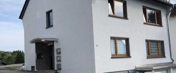 Hausansicht mit Eingang