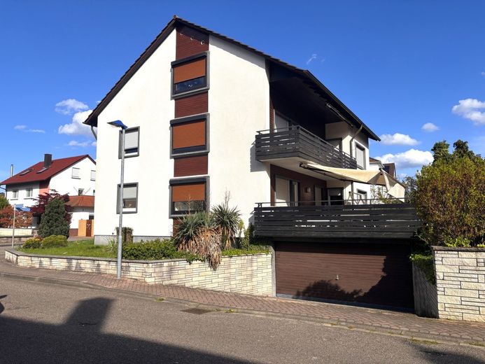 Diamante grezzo: appartamento di 4 locali con balcone – Außenansicht
