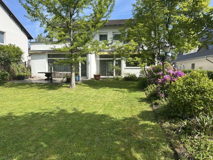 Wohnen am Kurpark: Preisreduzierung! Grundstück mit Seltensheitswert und Objekt mit Vintage-Charme! – फोटो 1