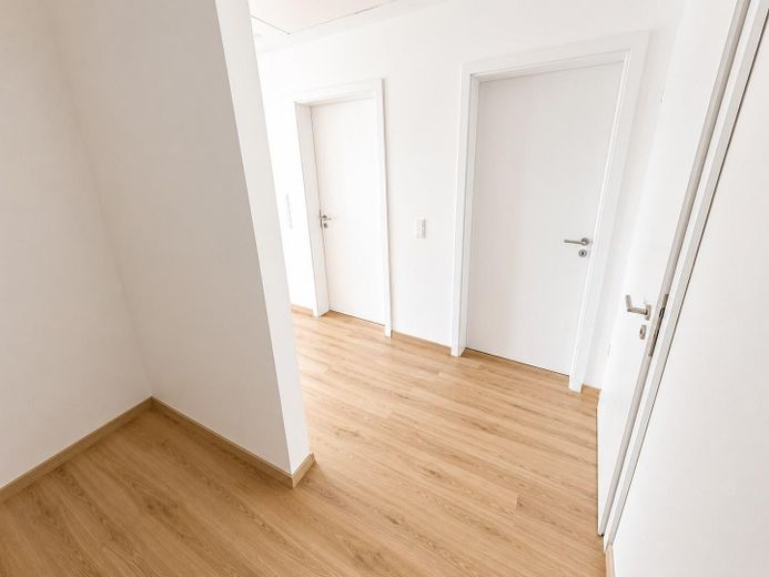Neubau Dachgeschosswohnung, Gehobener Standard, Fußbodenheizung, Erstbezug, super Lage – Foto 18