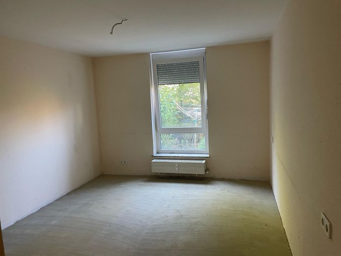 Ruhig gelegene 2-Zi.-Whg. mit Terrasse + Garten – Schlafzimmer
