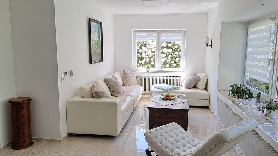 Modernized detached house with its own forest – stylish living in Horsten – Foto 4