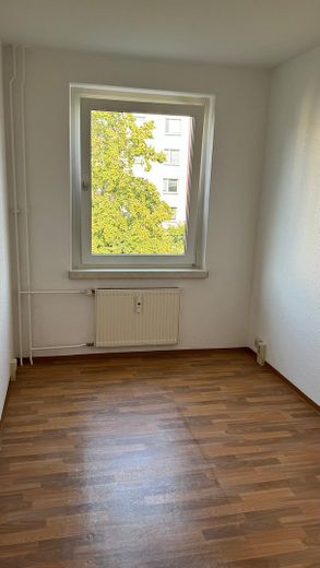 Tolle 3 Zimmer Wohnung mit Balkon, RENOVIERT !, leer, gute Energieklasse, Kapitalanlage/Eigennutzung – kleines Schlafzimmer