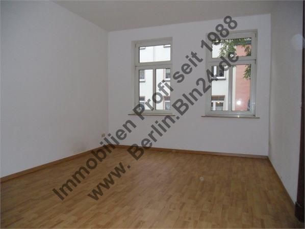 In  Halle saniert - 3WG tauglich Mietwohnung – 1 Wohnzimmer