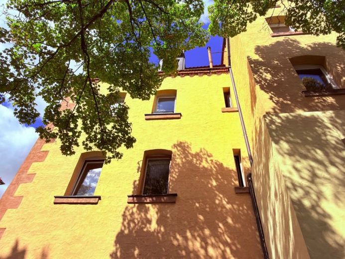 Sandreuther Hof cerca un nuovo proprietario (ristorazione, negozio, 6 appartamenti, 6 garage – in gran parte liberi) – Foto 1