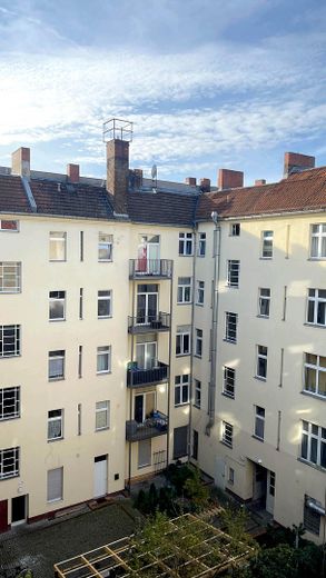 Luminoso apartamento antiguo de 1 habitación con cocina independiente – disponible para ocupar de inmediato – Blick