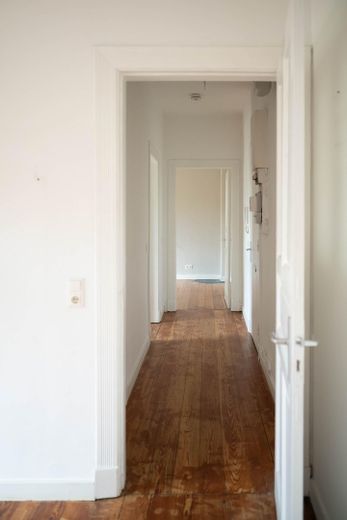 Deux charmants appartements anciens de 2 pièces avec balcon à HH-Altona – Flur