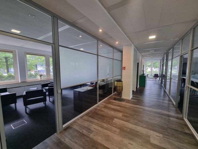 Premium Office – Sofort bezugsfertiges Büro mit Glaswänden und Top-Ausstattung – Foto 27