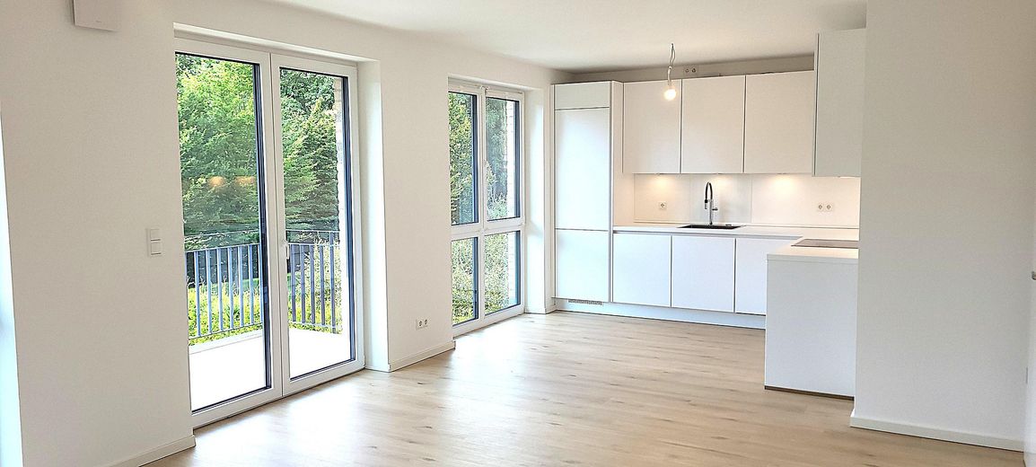 Neuwertige 3 - Zimmer - Balkonwohnung mit erstklassiger Ausstattung in Top - Lage von Meiendorf – Wohnraum
