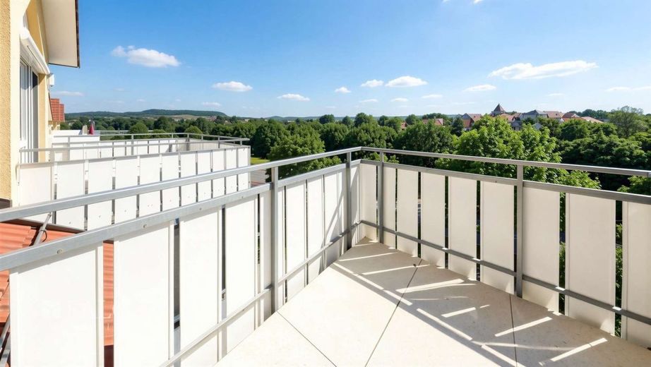 Auf der Sonnenseite ganz oben - FALC Immobilien Öhringen – Balkon Küche