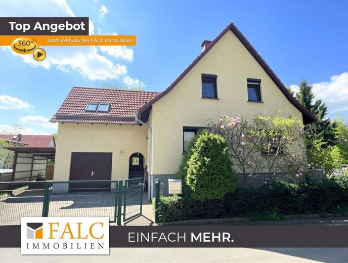 Energieeffizienzhaus A - provisionsfrei - Angebotspreis 61.000 EUR unter Verkehrswertgutachten – Hofeingang / Vorderseite mit Garage