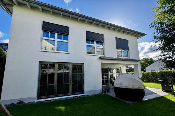 Familienidylle auf höchstem Niveau  - Luxusvilla mit Premium-Ausstattung in Hofheim