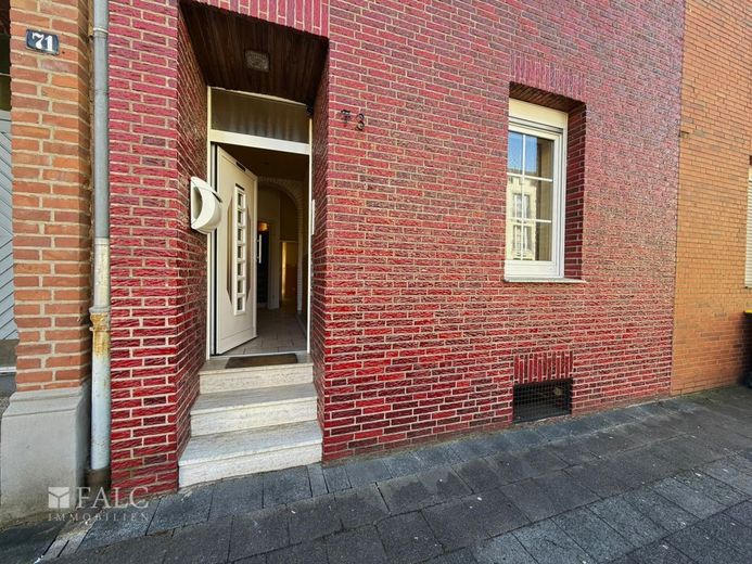 PROVISIONSFREI - Stadthaus für die Familie, Mehrgenerationen oder zur Vermietung – Hauseingang