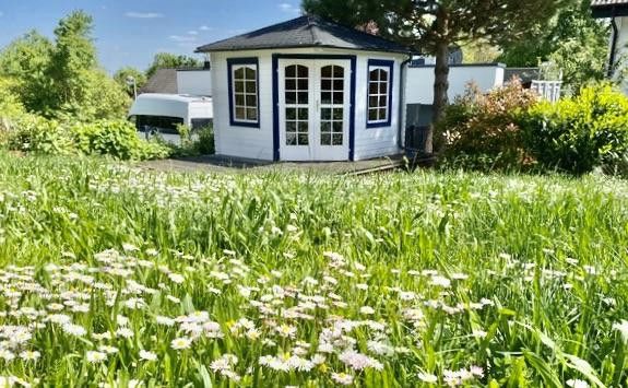 romantisches Gartenhaus