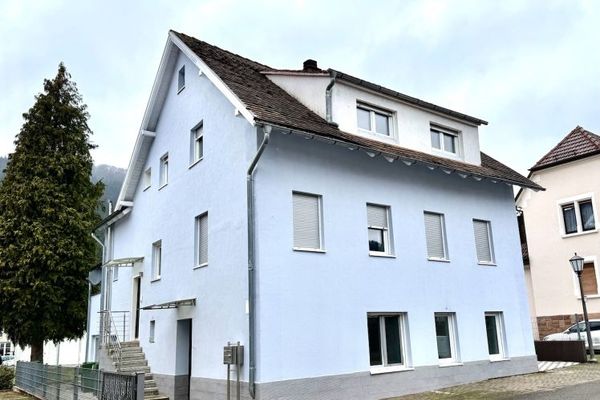 Rendite? Platz für die Familie? 3 Wohnungen in bester Lage von Seelbach