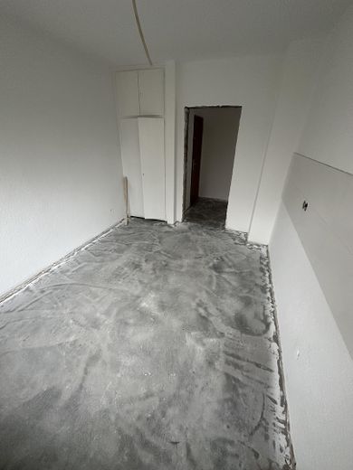 Küche mit Einbauschrank