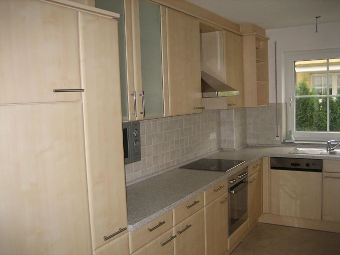 **Wohnen EXCLUSIV** 28 Min nach München - NEUWERTIGER BAU, tolle "Architekten Haus"- Konzeption – EBK Typ A | Ablöse