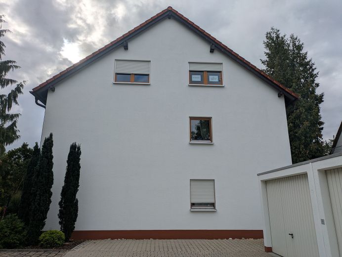 3 Zimmer Wohnung Oberasbach Altenberg – Außenansicht von Strassenseite