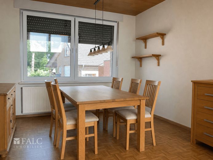 Einfamilienhaus sucht Handwerkerleistung – Esszimmer
