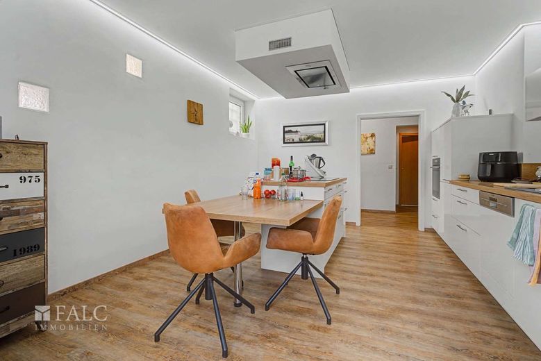 Seltene Gelegenheit in Dülmen - Großzügiges Mehrgenerationenhaus auf traumhaftem 1.335 m² Grundstück – Küche_WE01