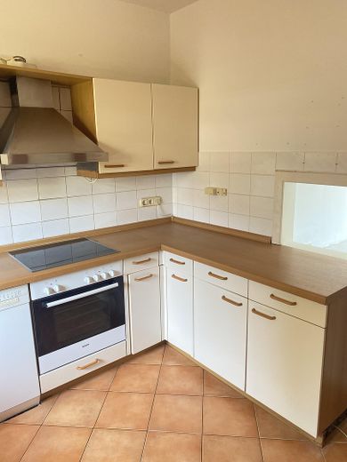 Casa a schiera centrale a Norderstedt con giardino e garage! – Küche mit Durchreiche