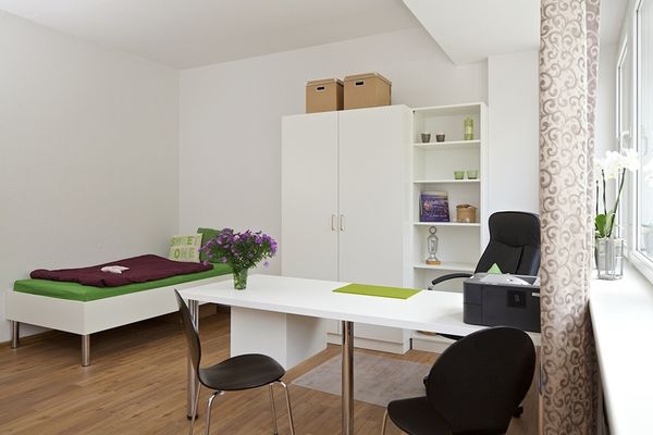Uwaga, uczniowie szkół zawodowych, studenci i uczniowie – wolne pokoje w apartamentach do wynajęcia!
