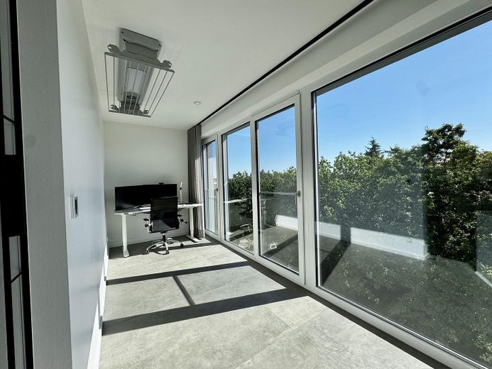 Penthouse met sauna, open haard, SmartHome, 2 TG-plaatsen direct bij het St. Franziskus-hospital – 09 Arbeitszimmer