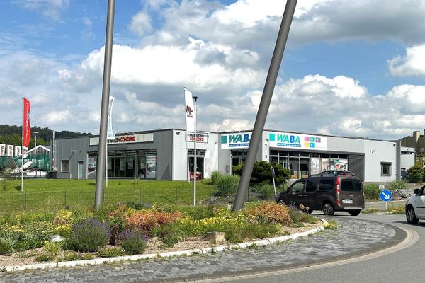 Provisionsfrei 850 m² Gewerbeobjekt auf 3.000 m² Areal in Detmold – Top-Lage & baurechtlich flexibel