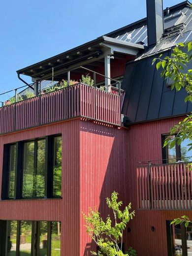 2-Zimmer-WHG komplett ausgestattet, 2-room APP comfortably furnished, Munich Westpark, Metro U6 – Holzfassade SB7