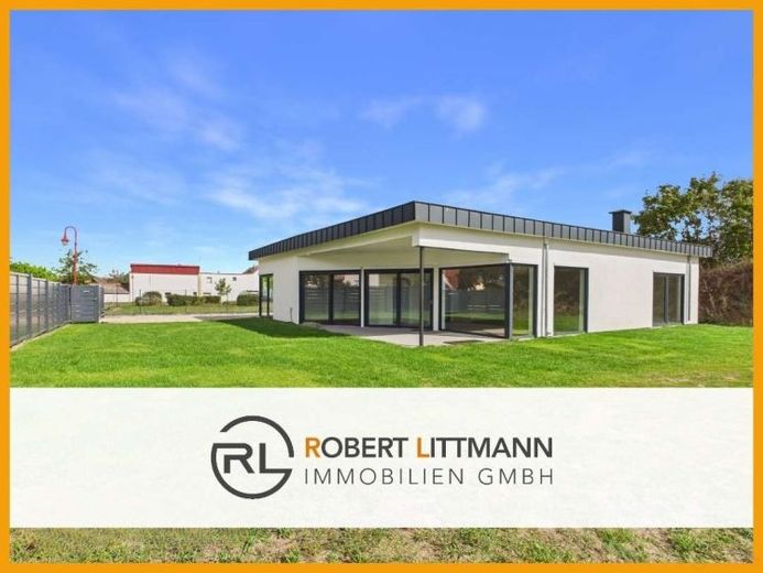 PROVISIONSFREI: Moderner ebenerdiger Bungalow mit Sauna, Doppelgarage und großem Garten – Foto 1