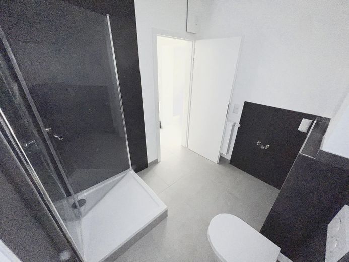 Moderne 2 Zimmer im kernsanierten Altbau – Badezimmer