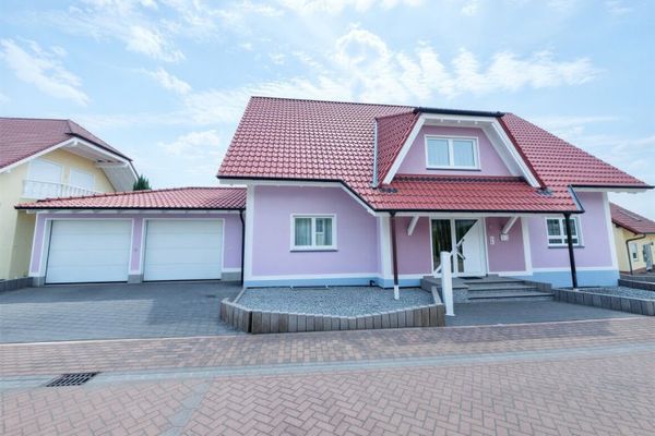 Panoramiczny widok w cenie – Reprezentacyjna rezydencja rodzinna z oddzielnym mieszkaniem