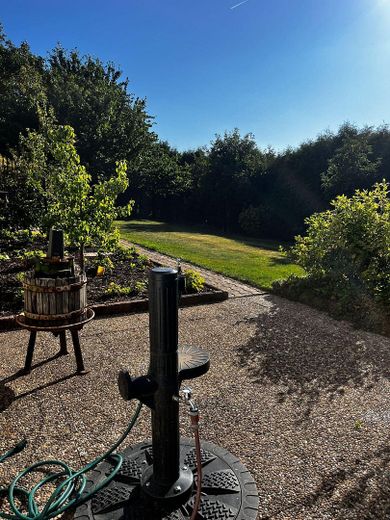 Garten mit Zisterne