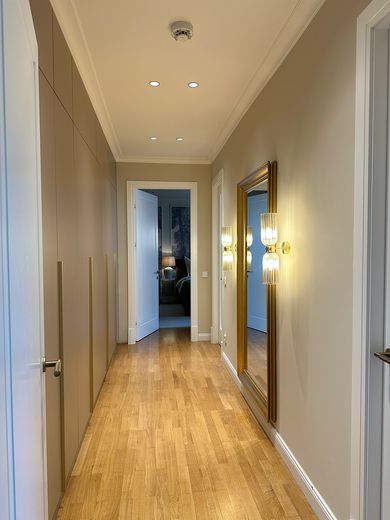 Saniert & bezugsfrei in Westend: 130 m², 2 Balkone, 2 Bäder, Stellplatz – provisionsfrei – Garderobe