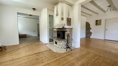 LANDHAUS MIT PANORAMASICHT – 1786122433_7f3176.jpg