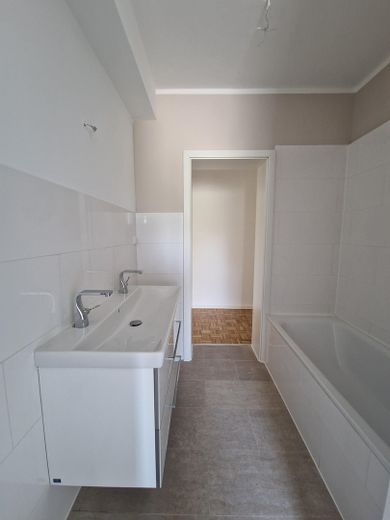 Buchholz! Huis in huis - appartement op de begane grond van 156 qm met terras, tuin en grote garage – Badezimmer