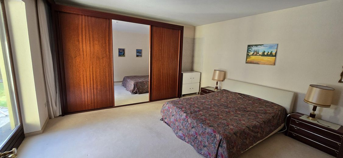 Haus mit großem Garten in ruhiger Lage von Kulmbach – Schlafzimmer 1. Stock Terrasse
